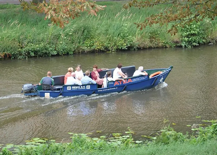 بيت شباب Nightflight *