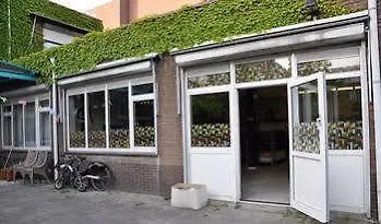 بيت شباب Nightflight *